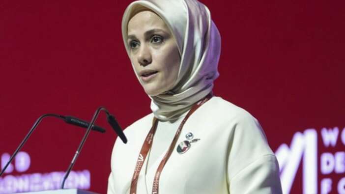 Esra Albayrak'tan ebeveynlere 'dijital mecra' mesajı:"Çocuklarımızdan elimizi çekmemek gibi bir sorumluluğumuz var"