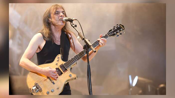 Efsane grubun gitaristi hayatını kaybetti!