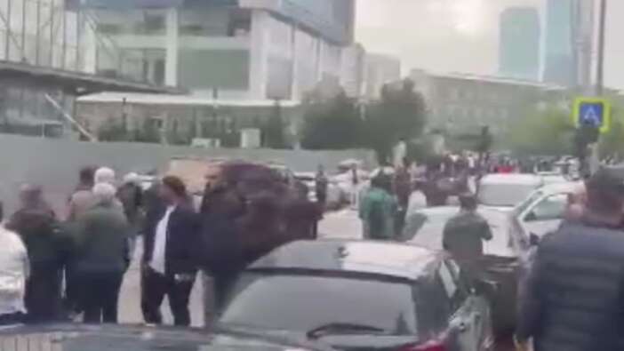 CHP Genel Merkezi'nde kavga çıktı! Kılıçdaroğlu ve Özel destekçileri birbirine girdi...
