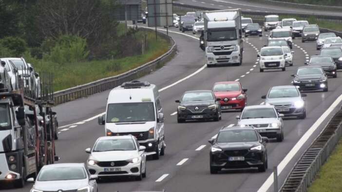Bayram tatilinin ikinci gününde Anadolu Otoyolu'nun Bolu geçişinde bayram trafiği