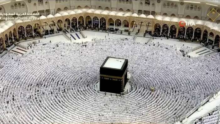 Kabe'de birlik ve beraberlik: Kabe'de bayram namazı! İşte Mekke'den canlı yayın