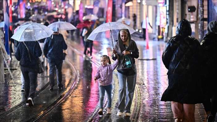 Bayram tatilcilerine kötü haber: Meteoroloji'den 76 il için gök gürültülü sağanak uyarısı! Sıcaklıklar 7 derece birden düşecek, planlar iptal olabilir