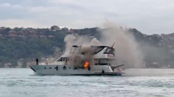 Beşiktaş'ta teknede yangın