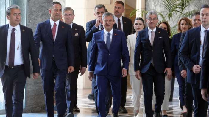 Özgür Özel ekibi CHP Parti Meclisi'nden istifa etme kararı aldı! Amaç: PM'yi 40'ın altına düşürmek!