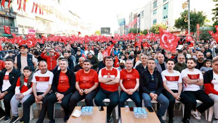 Sultanbeyli milli zafer için tek yürek oldu!