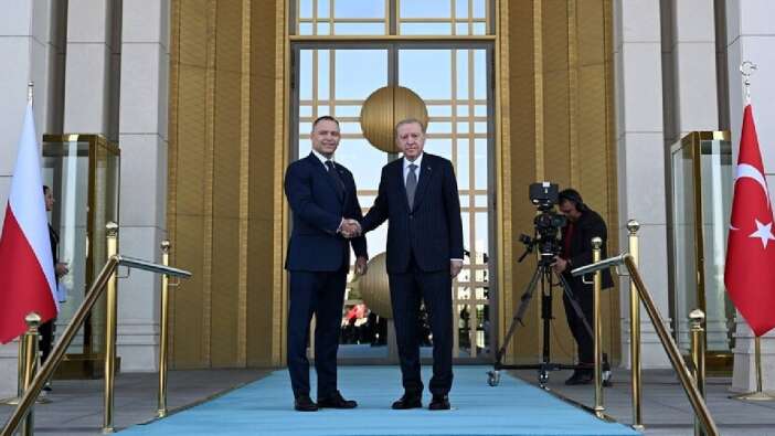 Polonya Cumhurbaşkanı Nawrocki Ankara'da! Zirve öncesi net mesaj: Avrupalı müttefikler daha fazla sorumluluk üstlenmeli