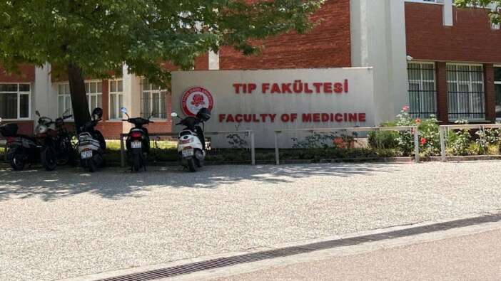 SDÜ Tıp Fakültesi’nde skandal: Sınav sorularını rüşvete bağlayan akademisyen yakalandı, sınav iptal edildi!