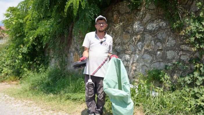 Yol kenarında servet buldu, polise teslim etti