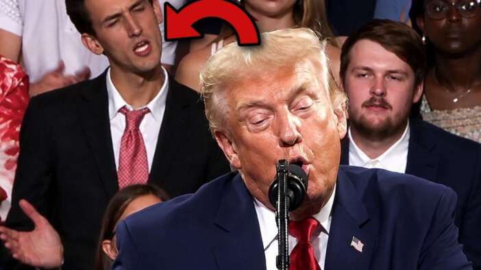 Dünya Trump'ı değil arkadaki genci konuşuyor! Canlı yayında fena trolledi...