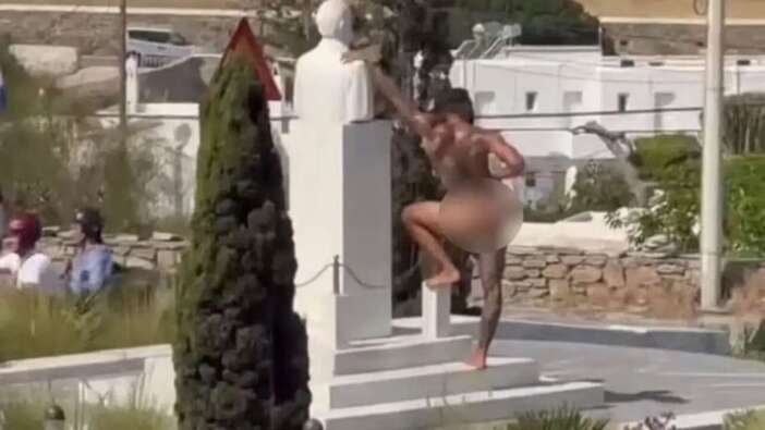 Yunanistan'ın gözde tatil adası Mikonos'ta şok olay: Fenomen çıplak poz verdi!