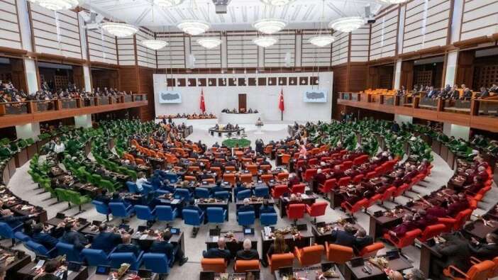 CHP’de 24 yıl sonra bir ilk! Meclis'te yeni sandalye dağılımı belli oldu