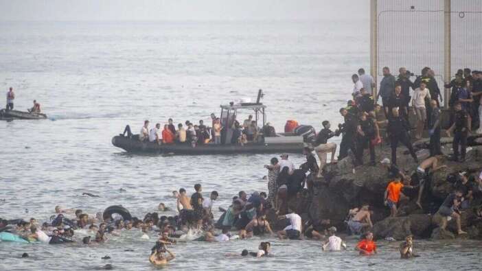 İspanya sınırında görülmemiş kriz! İsrail destekli Fas'tan 49 bin göçmen sınırı geçti... Sanchez'den acil müdahale mesajı