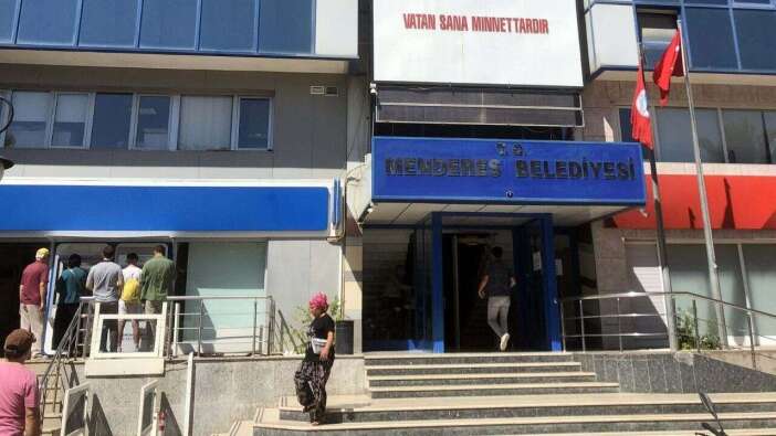İzmir'de rüşvet operasyonu! Menderes Belediye Başkanı İlkay Çiçek gözaltında