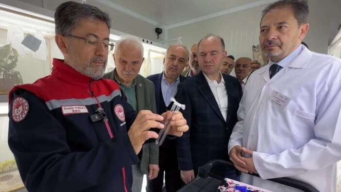 Bakan Yumaklı açıkladı: Kahverengi kokarcaya karşı 1 milyon 650 bin samuray arısı