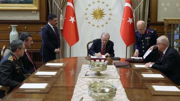 YAŞ kararları açıklandı! Hava Kuvvetlerinde bayrak değişimi