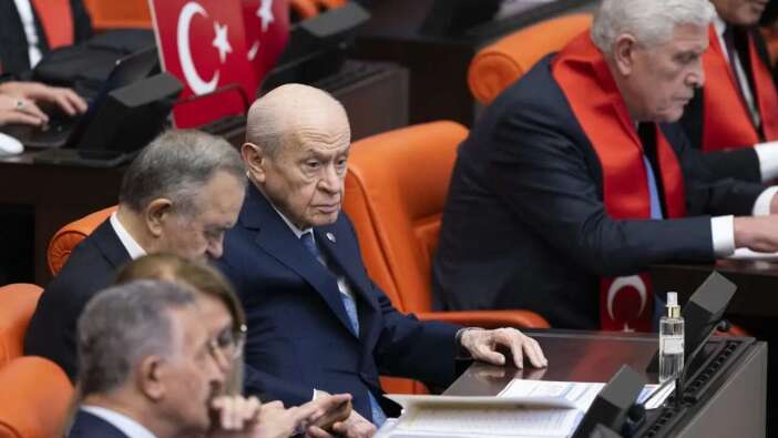TBMM’de tarihi oturum başladı: Terörsüz Türkiye yasa teklifi rekor oyla kabul edilmeyi bekliyor!