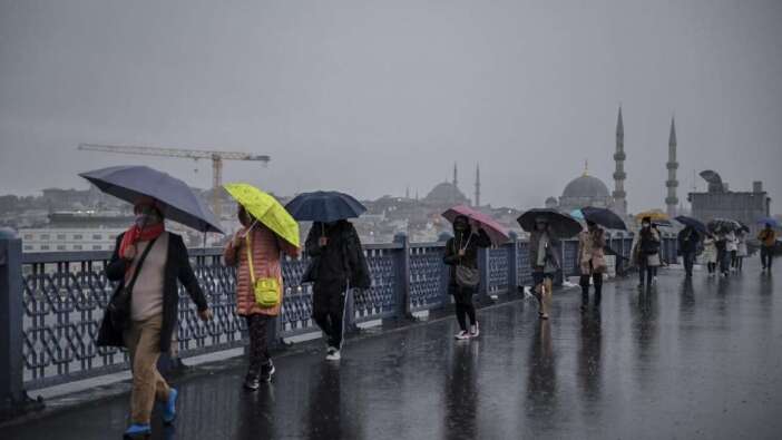 Valilikten İstanbullulara kritik uyarı: Fırtına ve sağanak etkili olacak