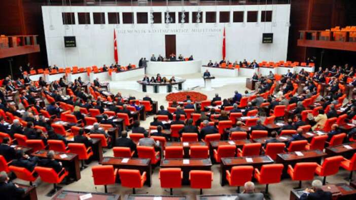 AK Parti'ye transfer bombası sonrası dengeler değişti! İşte TBMM'nin güncel sandalye haritası...