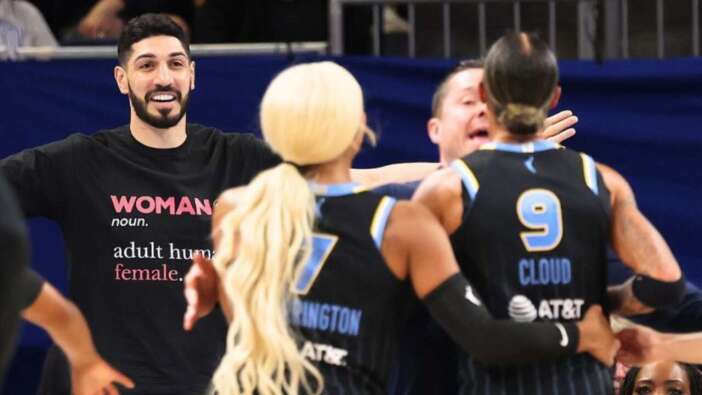 İyice kafayı yedi... "Kadın hissediyorum" diyen FETÖ'cü Enes Kanter'i kadın basketbolcular salondan attı!