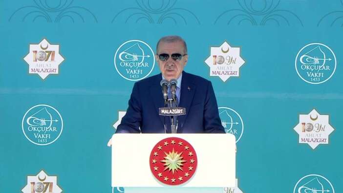 Cumhurbaşkanı Erdoğan Malazgirt'te! "Söz konusu vatanımız olduğunda, kimseye boyun eğmeyiz"