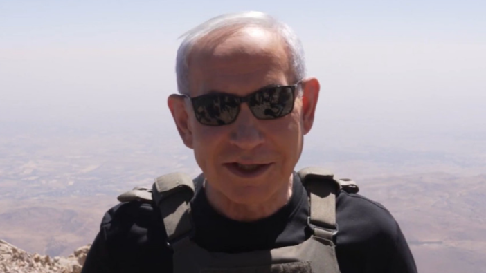 Netanyahu Suriye topraklarında poz verdi: "Tüm alanı kontrol ediyoruz"