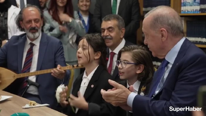 Öğrenciler ve öğretmenlerle buluştu: Erdoğan'dan küçük yeteneğe alkış!