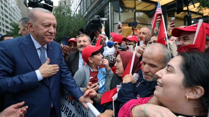 Cumhurbaşkanı Erdoğan'a Türkevi'nde coşkulu karşılama