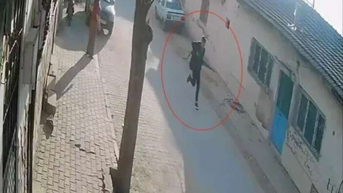 Manisa Turgutlu'daki lise saldırganının kaçış anı kamerada! Alçak kıskıvrak yakalandı...