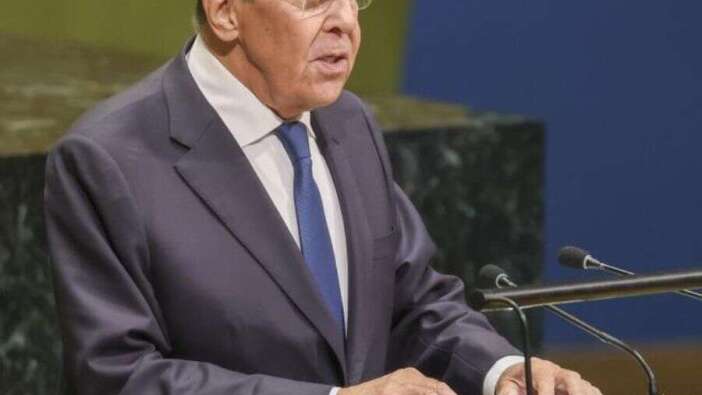 Rusya Dışişleri Bakanı Lavrov: Türkiye S-400’leri başka bir ülkeye devretmek isterse Rusya onay verebilir