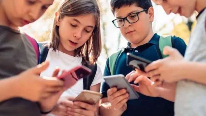 15 yaş altına sosyal medya yasaklandı! Devrim gibi karar Resmi Gazete'de: e-Devlet'le yaş doğrulama gerekecek!