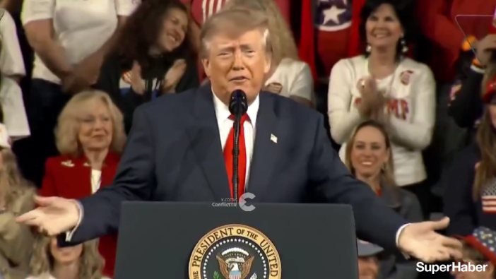 Trump'tan destekçilerine şaşırtan sözler: "En aptalca şeyleri söylesem bile alkışlıyorsunuz"