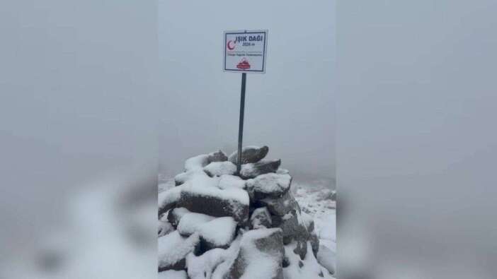 Ankara'da mevsimin ilk karı yağdı