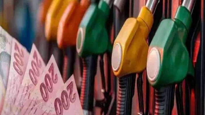 Sürücüler dikkat: Gece yarısı depoları doldurmayın, fiyatlar 4,30 TL birden düşüyor! 19 Ekim İstanbul, Ankara, İzmir akaryakıt fiyatları