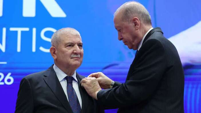 Yeni Yol Partisi'nden istifa eden Cemalettin Kani Torun, AK Parti'ye katıldı! Rozetini Erdoğan taktı... Meclis'te dengeler değişti