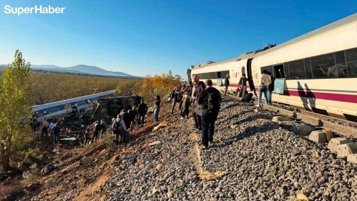 İspanya'da hızlı tren kazası! İki hızlı tren çarpıştı, vagonlar yamaçtan yuvarlandı