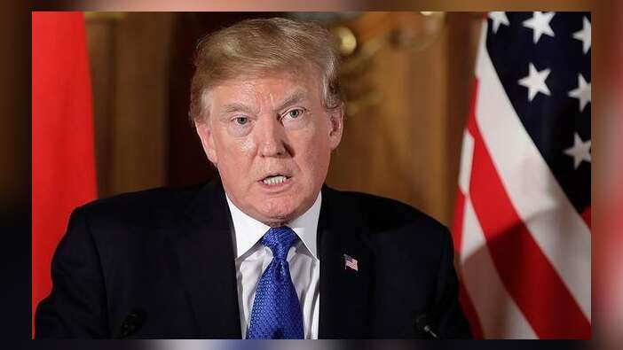 Trump'la ilgili flaş iddia! Günde tam 8 saat oturup onu izliyor...