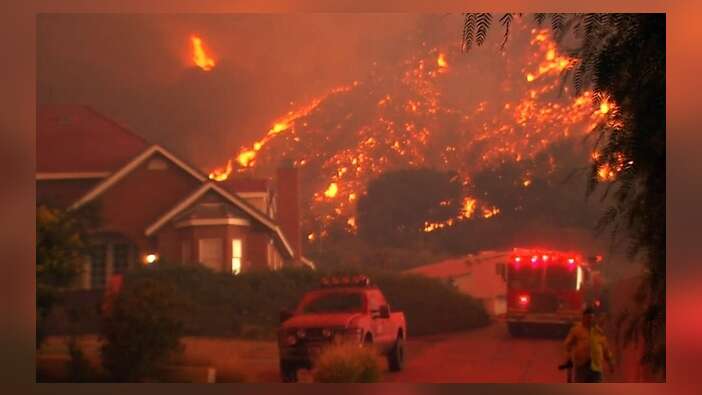 California iki haftadır alevlerle mücadele ediyor...