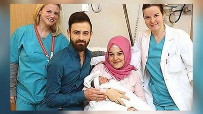 Avusturya'da ırkçılar Asel bebeğe nefret kustu!