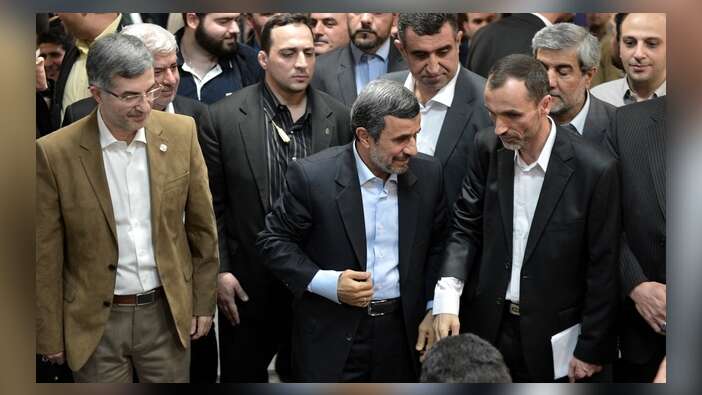Eski İran Cumhurbaşkanı Ahmedinejad tutuklandı...