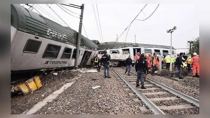 İtalya'da tren faciası: Çok sayıda ölü var...