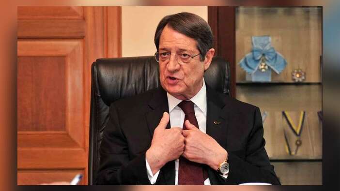 Oyların yüzde 56'sını alan Anasrasiadis yeniden seçildi...