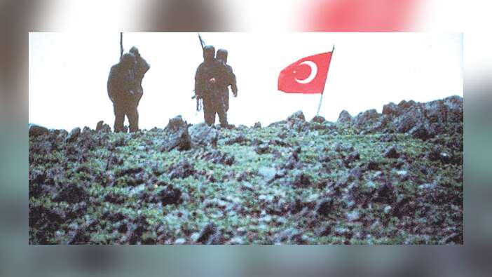 20 yıl sonra gelen Kardak itirafı... Pangalos: Savaş çıksaydı analarımız ağlardı!