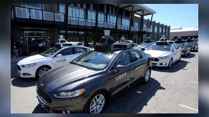 Uber'in sürücüsüz aracı yayaya çarptı: 1 ölü...
