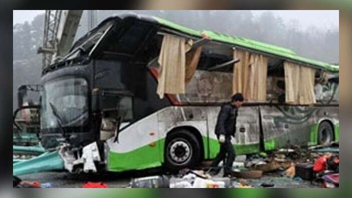 Katliam gibi kaza! Otobüs bariyerlere çarptı, 30 kişi öldü