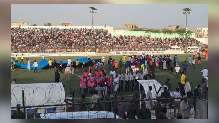 Somali'de stadyumda patlama: Ölü ve yaralılar var...