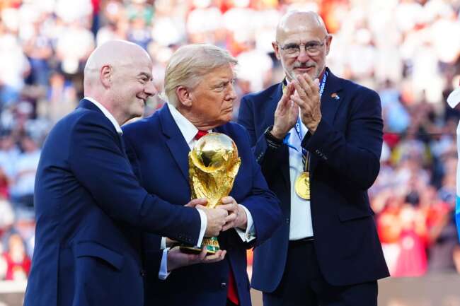 trump-daha-once-hic-yasanmadi-dedi-fifaya-cagri-yapti-hemen-talep-edecegiz-1804256-202607201125-20260720112556-2
