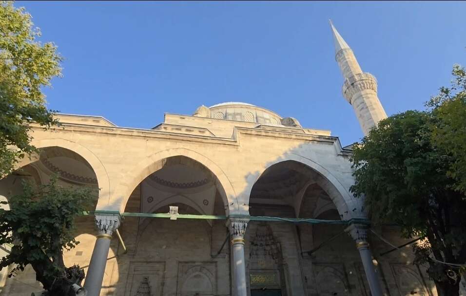 fatihte-camide-450-bin-tlnin-bulundugu-1449530-431134