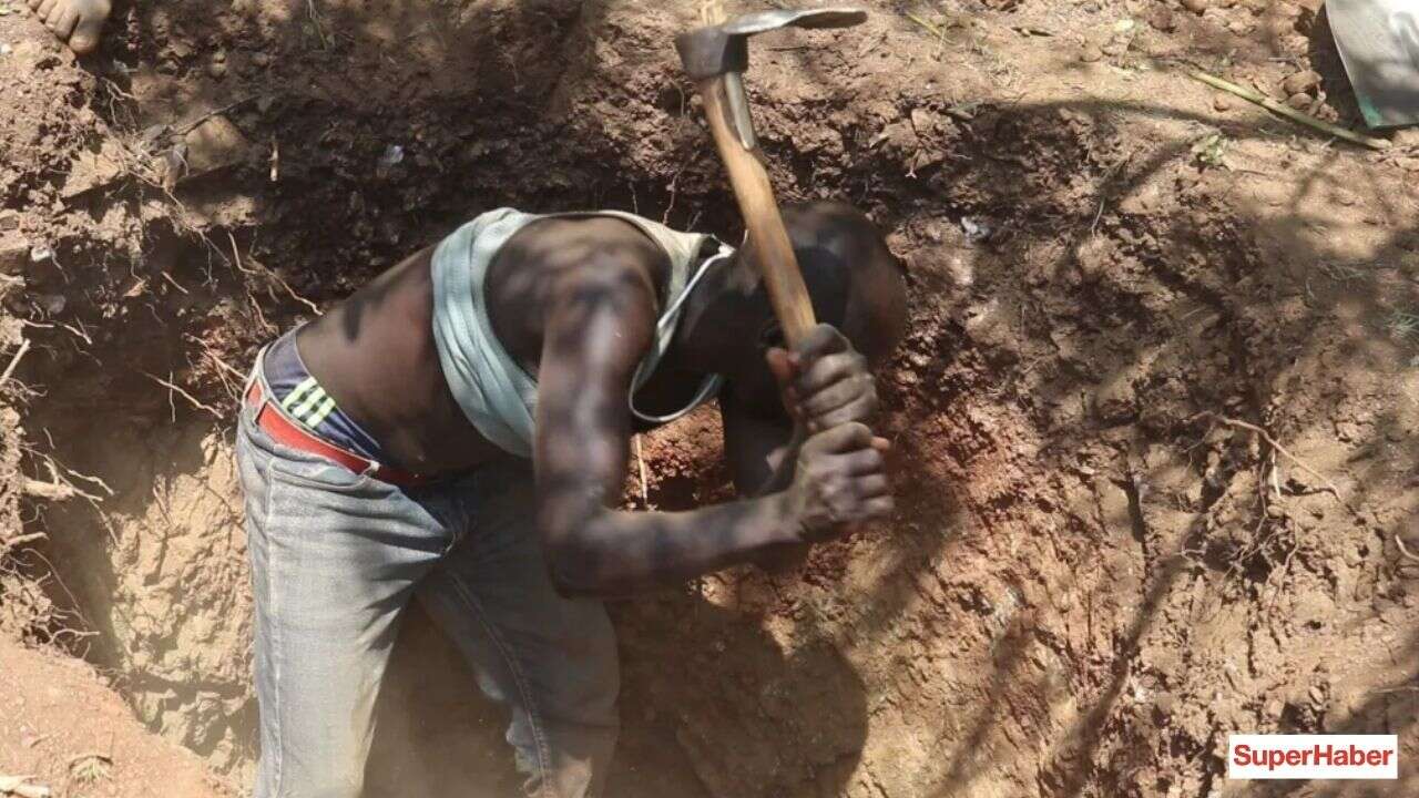 kenya-altin-bulan-coban-binlerce-kisi-aramaya-koyuldu