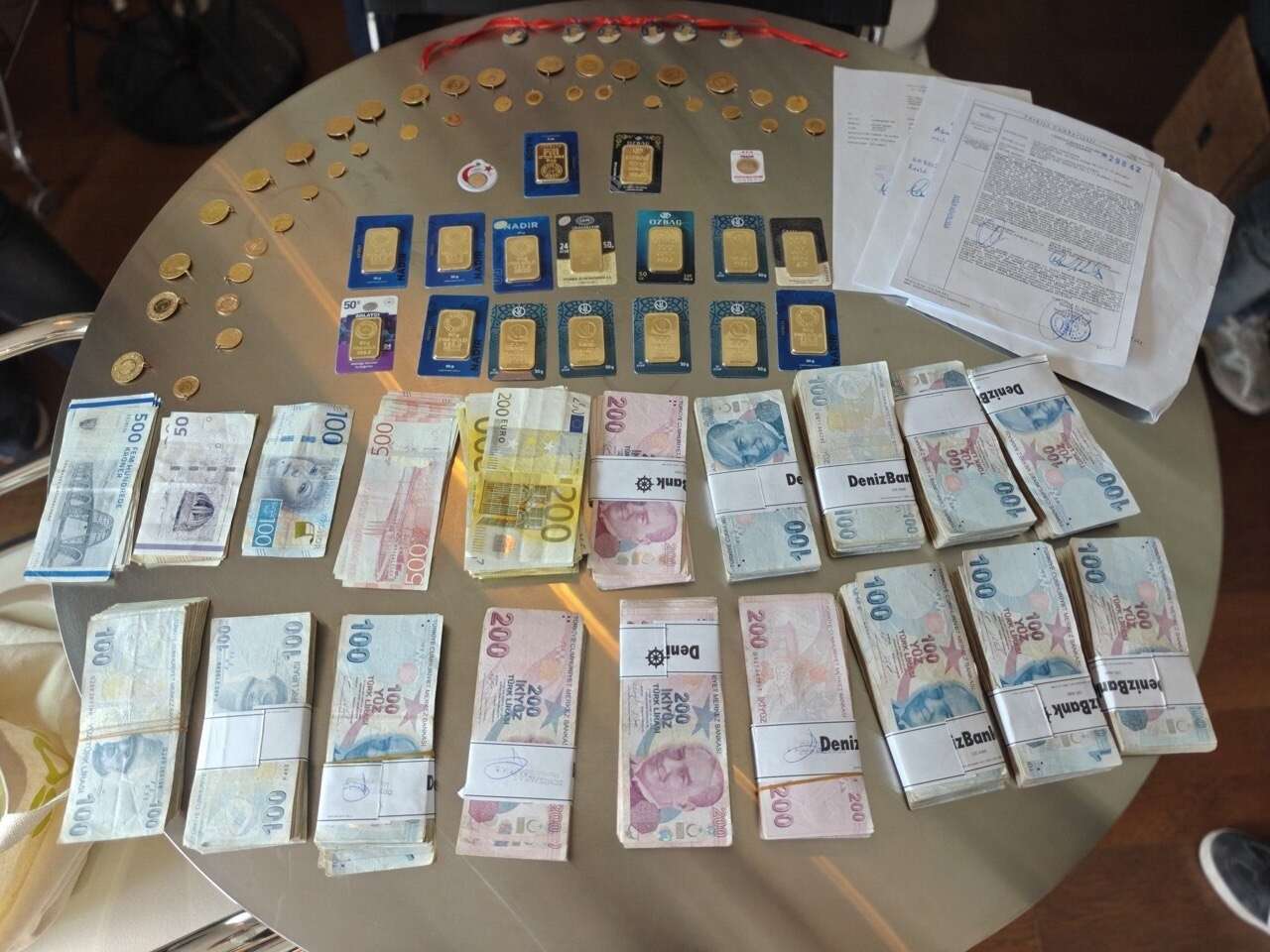 manifestin-kurucusu-tolga-akisa-gozalti-suclamalar-kara-para-mustehcenlik-uyusturucu-1787847507078
