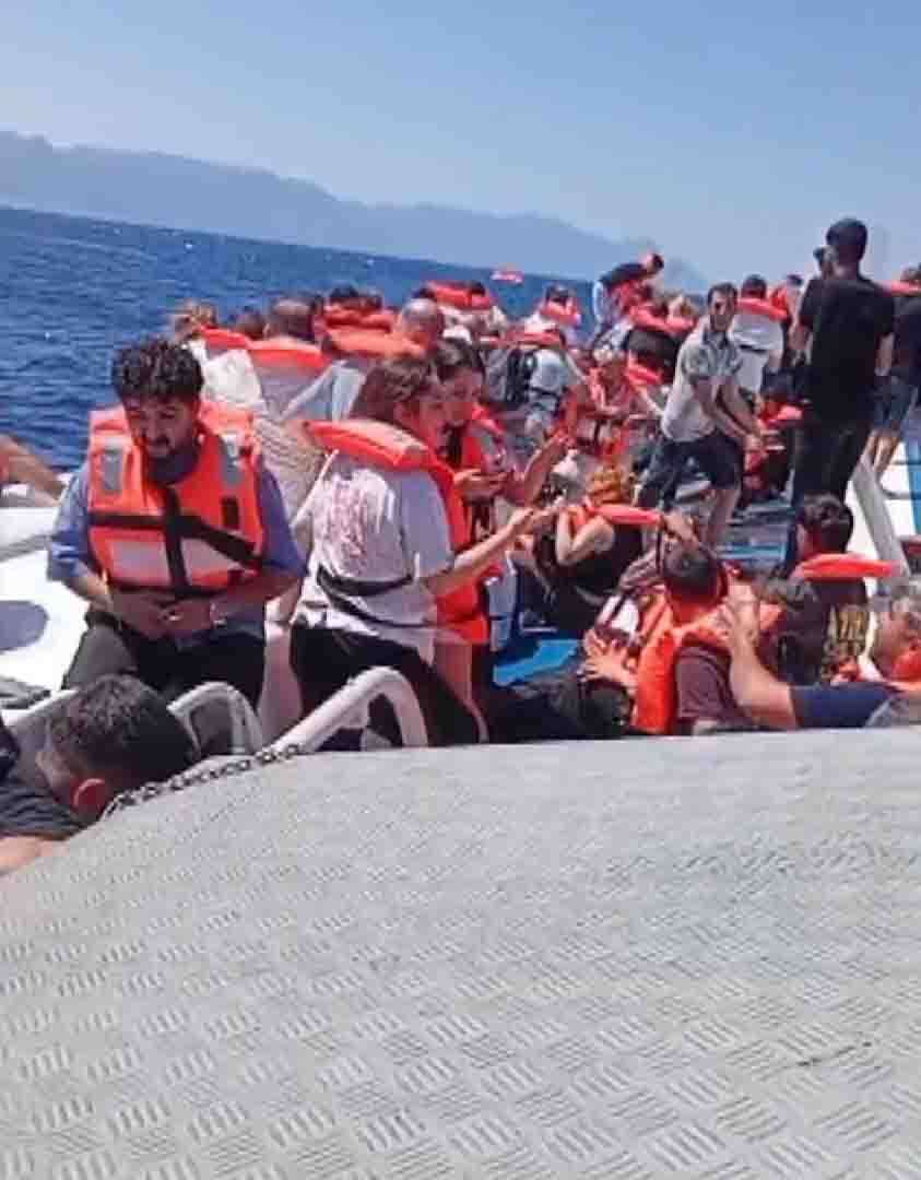 girnede-alabora-olan-gemideki-cocugu-ku-1482255-440998